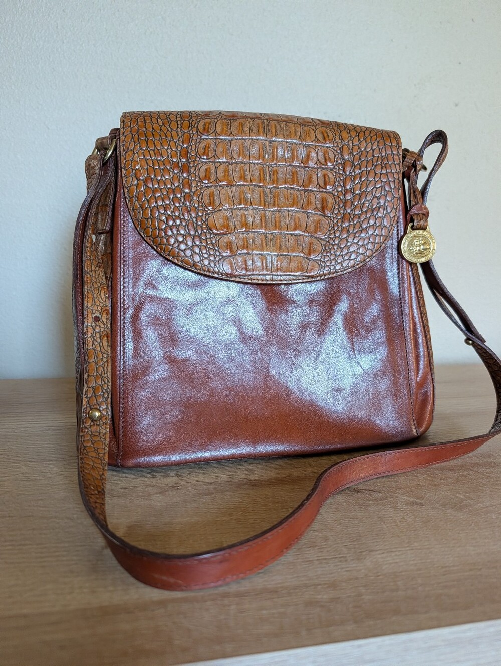BRAHMIN Leather Crossbody Bag 🧡✨